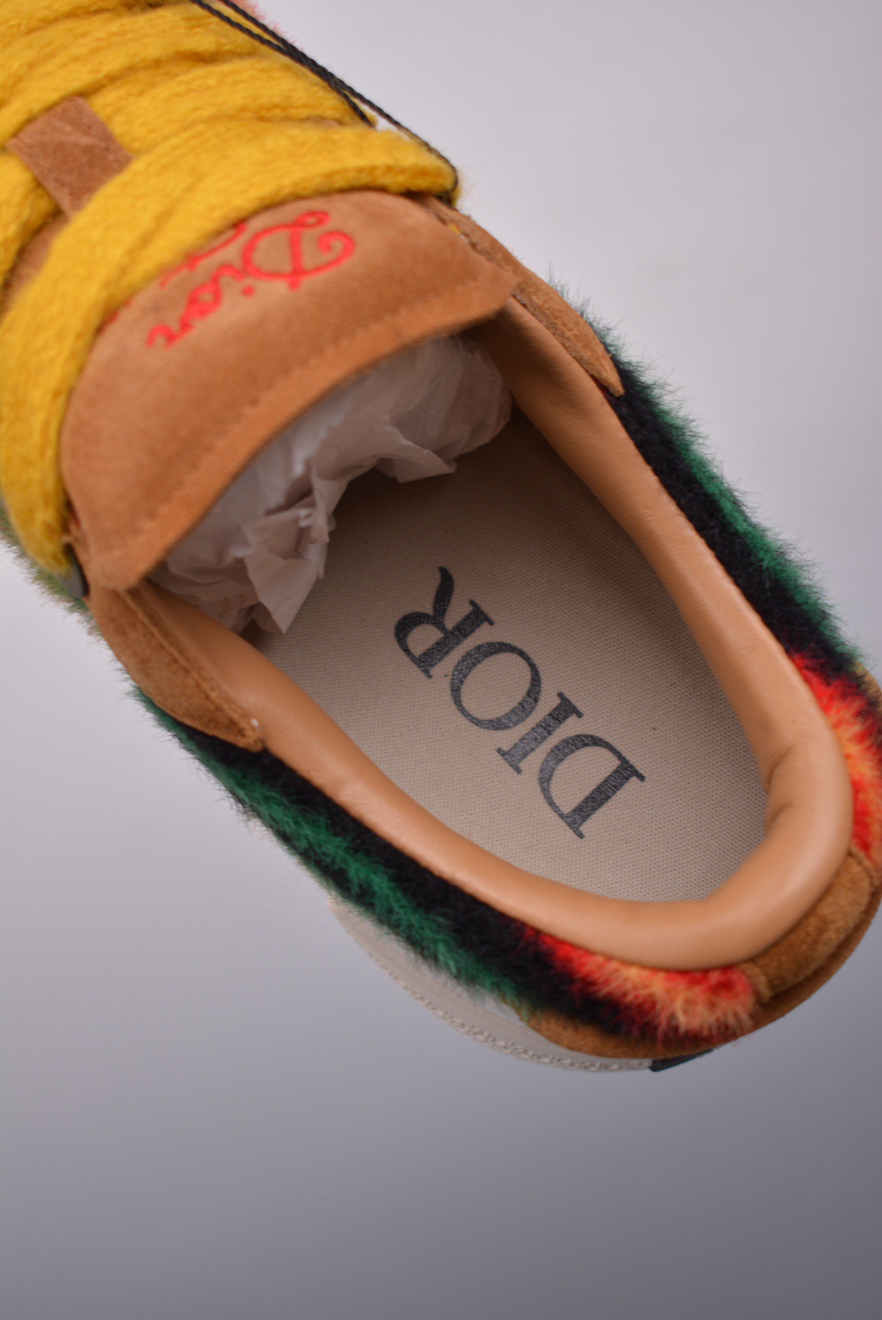 DR B33 SNEAKER