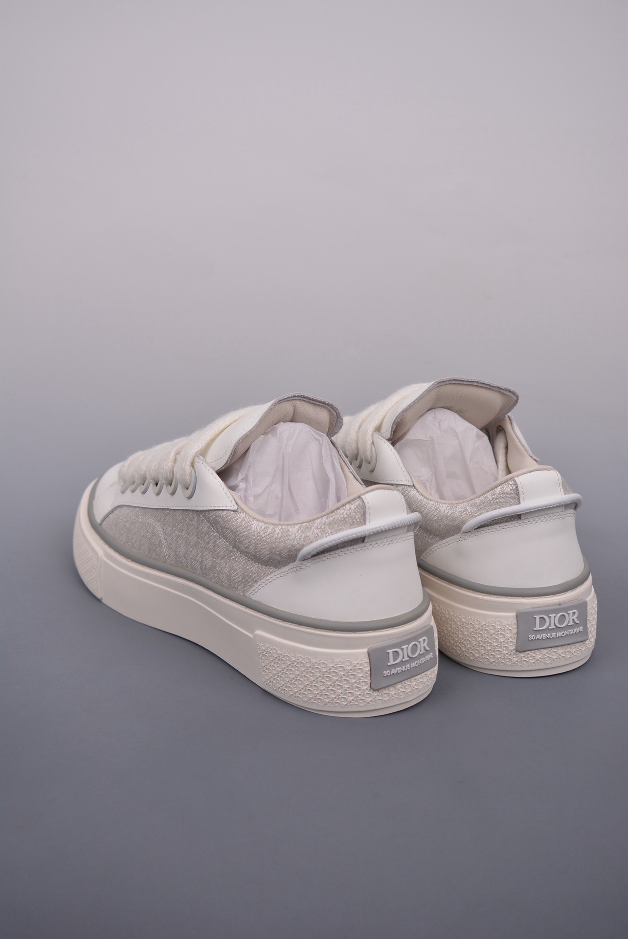 DR B33 SNEAKER