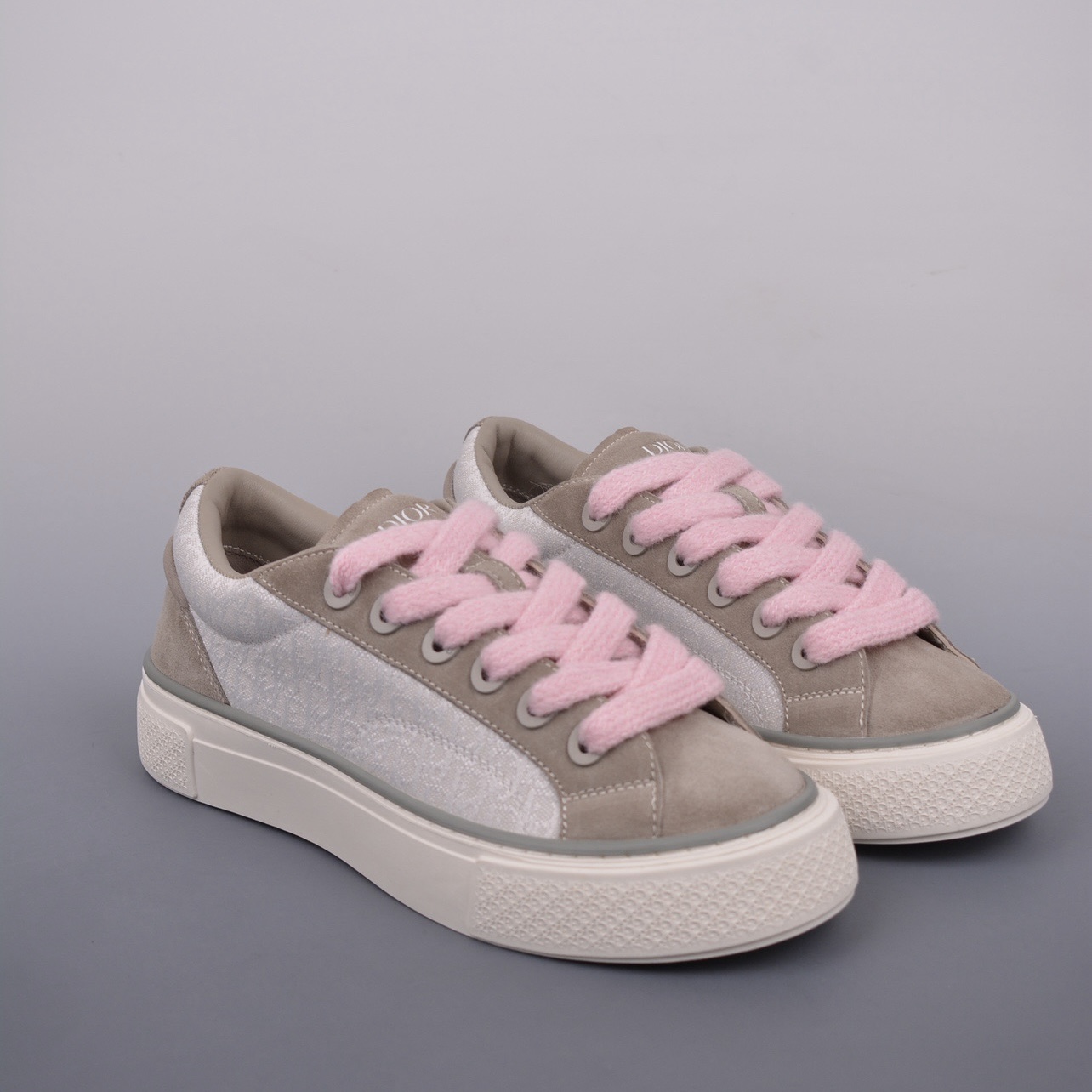 DR B33 SNEAKER